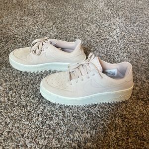 Neutral Platform Air Force 1